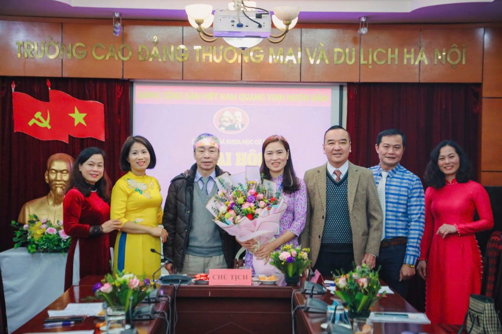Đại hội Chi bộ Khóa Khoa học cơ bản nhiềm kỳ 2025 - 2027