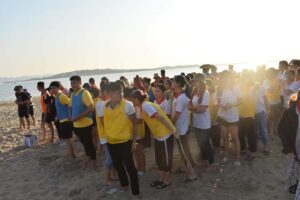 Sinh viên ngành Quản trị dịch vụ du lịch và lữ hành thực hiện tổ chức và trải nghiệm Team Building tại Hạ Long