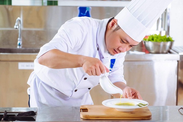 5 lý do chọn nghề nấu ăn chuyên nghiệp - Trường Cao đẳng Thương mại và Du lịch Hà Nội