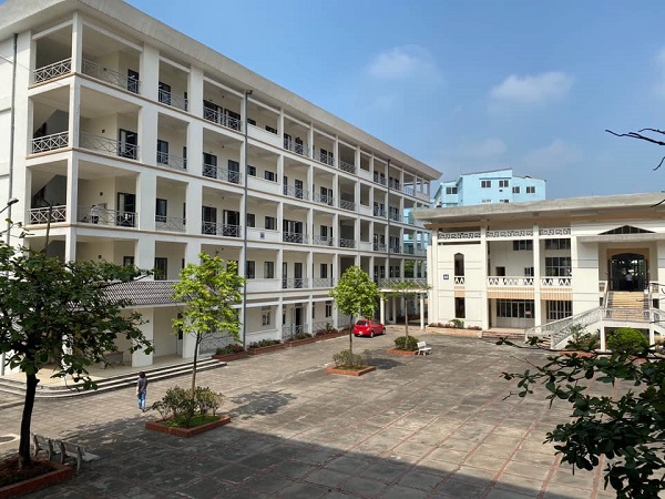 hcct Hệ thống cơ sở vật chất khang trang, hiện đại