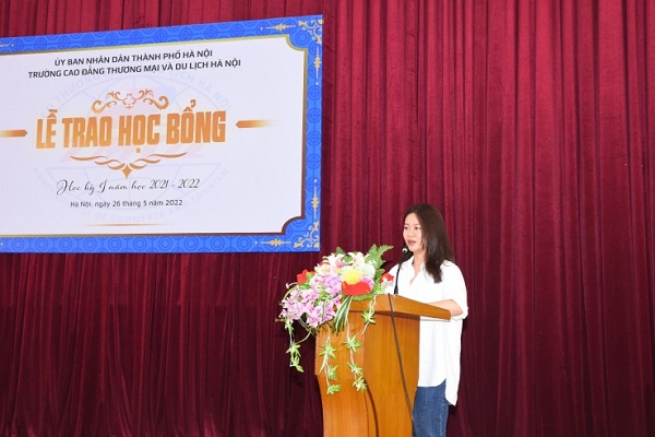 Trường Cao đẳng Thương mại và Du lịch Hà Nội tổ chức "Lễ trao học bổng học kỳ I năm học 2021 - 2022"