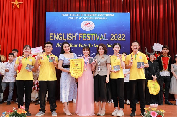 ENGLISH FESTIVAL 2022 Sân chơi bổ ích cho những bạn trẻ yêu thích môn tiếng Anh và định hướng nghề nghiệp tương lai