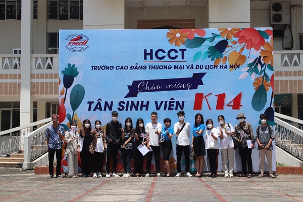 HCCT đón chào sinh viên K14 về nhập trường