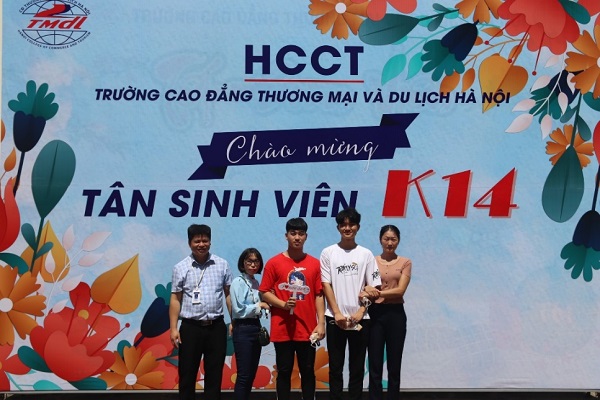 HCCT đón chào sinh viên K14 về nhập trường