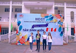 (Sinh viên HCCT quyết thắng)