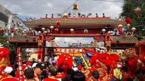 Lễ hội chùa Bà Thiên Hậu thu hút rất đông du khách tham gia (nguồn internet)