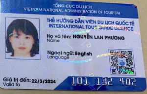 (Thẻ hướng dẫn viên du lịch quốc tế của cô Lan Phương)