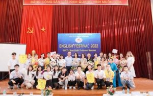 Sinh viên tham gia lễ hội Tiếng Anh-English Fastival