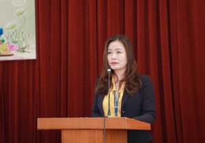 Bà Nguyễn Thị Hồng Ngọc, Trưởng khoa Khoa Khách sạn du lịch phát biểu khai mạc Tọa đàm.