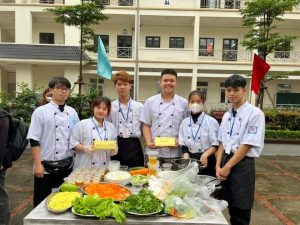 Đội dự thi của sinh viên ngành kỹ thuật chế biến tại cuộc thi Master Chef Spring Cuisine Festival 2023