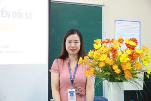 Cô giáo Nguyễn Thị Hồng Thìn - Trưởng khoa Tài chính - Kế toán phát biểu tại Workshop