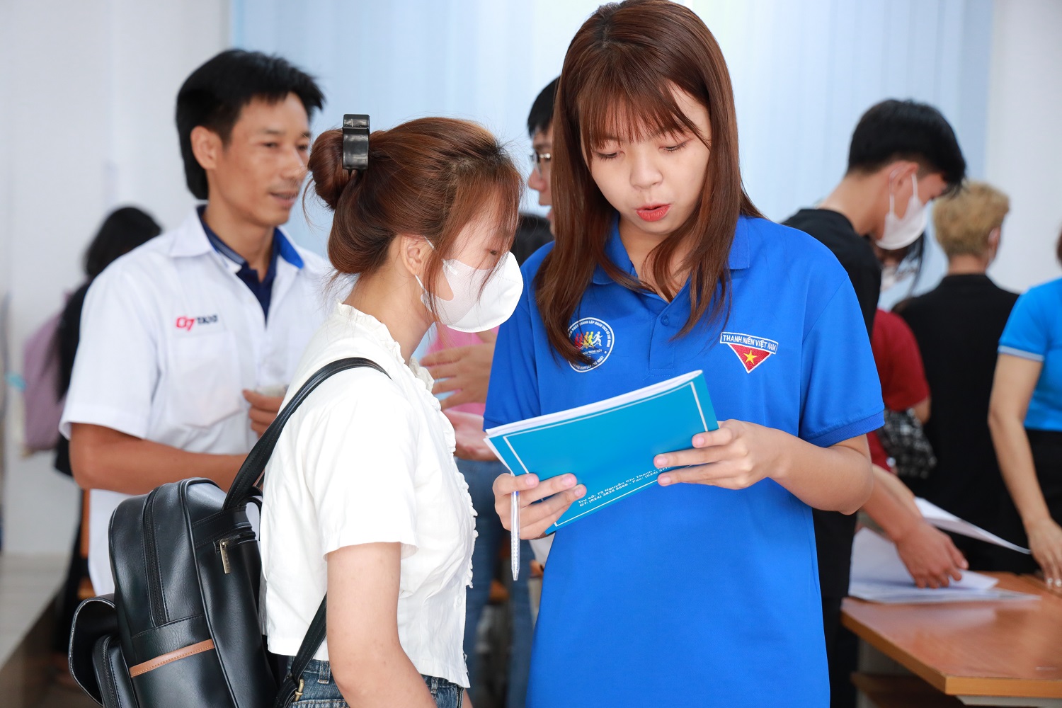 Cùng nhau chia sẻ với Tân sinh viên về những hoạt động đoàn thể tại trường.