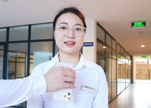 Sinh viên Lê Thị Thanh Hải thực tập sinh tại bộ phận Tiền sảnh chia sẻ cảm xúc tại buổi Tổng kết