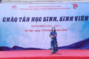 Tiến  sĩ Trịnh Thi Thu Hà, Bí thư Đảng ủy, Hiệu trưởng nhà trường