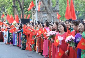 Hà Nội tái hiện hình ảnh đón chào đoàn quân giải phóng trở về tại Lễ diêu hành Kỷ niệm 70 năm Giải phóng Thủ đô