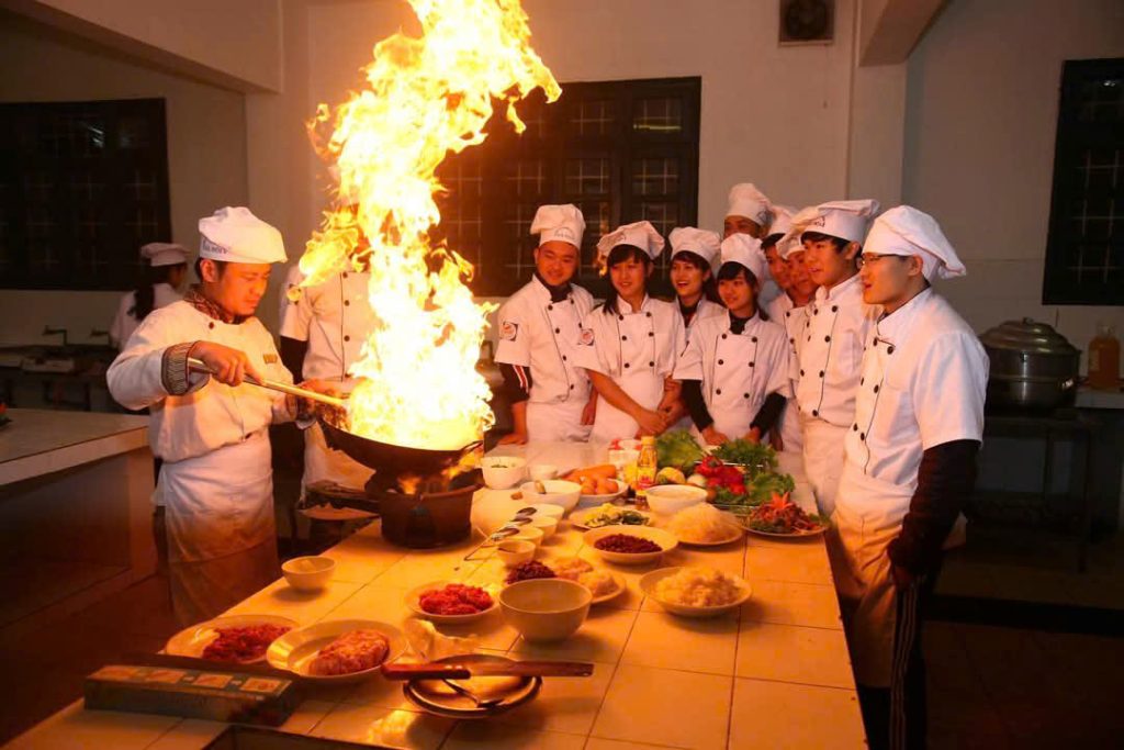 Chuyên nghiệp khi làm bếp