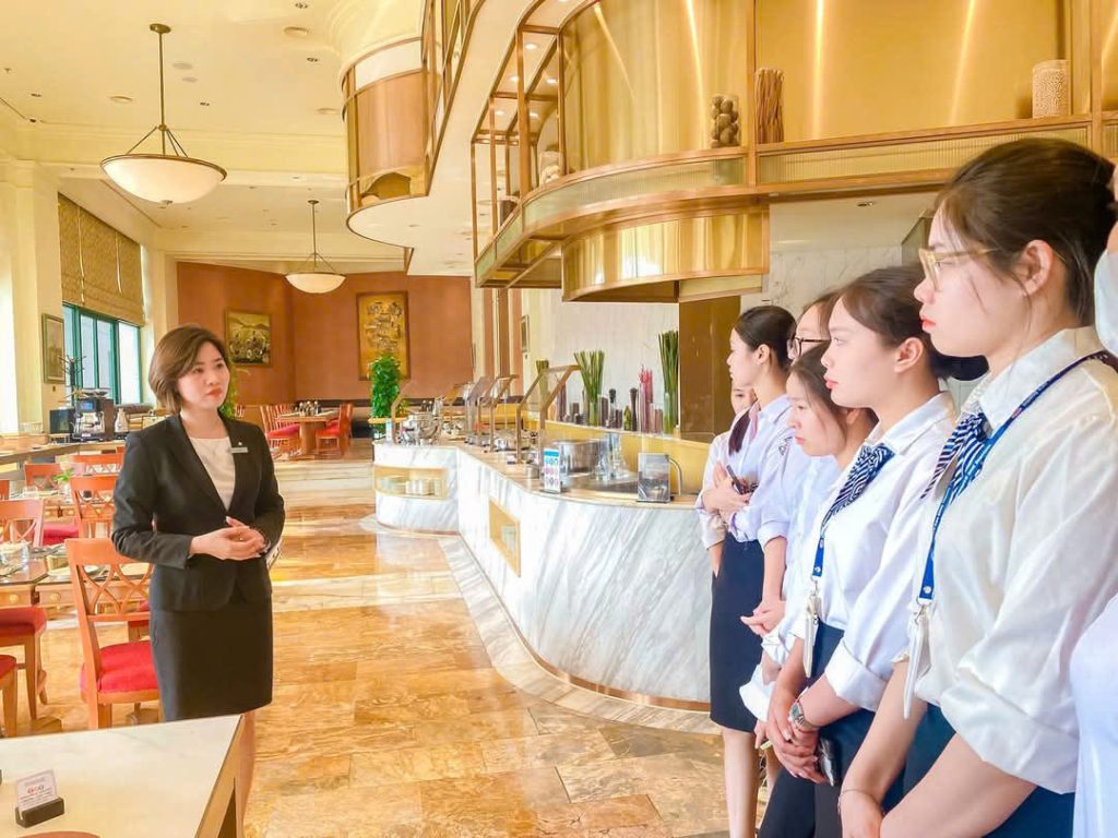 Môi trường thực tập tại Khách sạn 5 sao Deawoo của sinh viên Ttrường Cao đẳng Thương mại và Du lịch Hà Nội