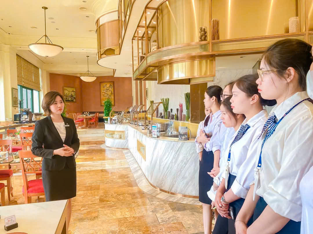 Môi trường thực tập tại Khách sạn 5 sao Deawoo của sinh viên Ttrường Cao đẳng Thương mại và Du lịch Hà Nội