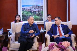 Ngài Kanat Tumysh, Đại sứ Kazakhstan tại Việt Nam chia sẻ tại buổi làm việc.
