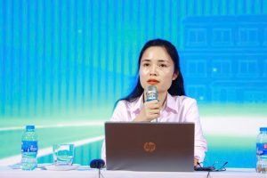 Cô Lê Diệu Thúy, Trưởng phòng Công tác Học sinh – Sinh viên giải đáp về các về đề sinh viên, học bổng,… tại Hội nghị.