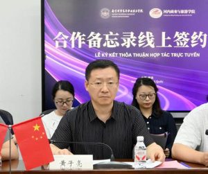 Hoàng Tử Lượng - Cục trưởng Cục GDNN thành phố Nam Kinh, Trung Quốc