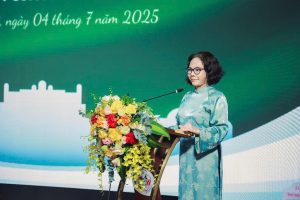 Trịnh Thị Thu Hà, Bí thư Đảng ủy, Hiệu trưởng Nhà trường phát biểu tại chương trình
