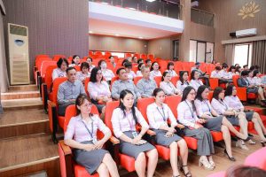 Các thầy cô Nhà trường tham dự Hội nghị.
