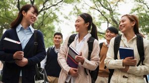 Với sự tương đồng về chữ Hán, sinh viên Việt Nam dễ dàng hòa nhập với văn hóa các nước Đông Á như Trung Quốc, Nhật Bản và Hàn Quốc (Ảnh: Internet)