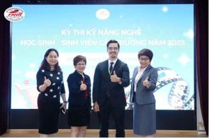Ban Giảm khảo cuộc thi Kỹ năng nghề HSSV năm 2025 – Kỹ năng nói tiếng Anh.