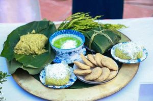 Các bạn sinh viên HCCT chuẩn bị kỹ càng, tinh tế, có sự hòa hợp giữa món ăn và trang phục