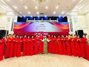 CLB ngôn ngữ Trung Quốc hỗ trợ công tác Lễ tân chương trình Sân khấu truyền hình vở kịch Lá đơn thứ 72