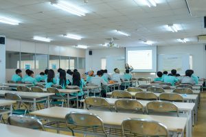 Giờ học kỹ năng mềm hàng tuần của sinh viên tại Công ty TNHH Canon Việt Nam