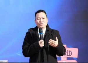 Diễn giả Nguyễn Quang Trung chia sẻ tại chương trình