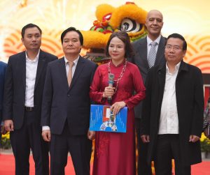 TS. Trịnh Thị Thu Hà – Bí thư Đảng ủy, Hiệu trưởng phát biểu khai mạc