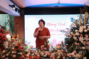 Chị Phạm Thị Bích Thuỷ chia sẻ tại workshop