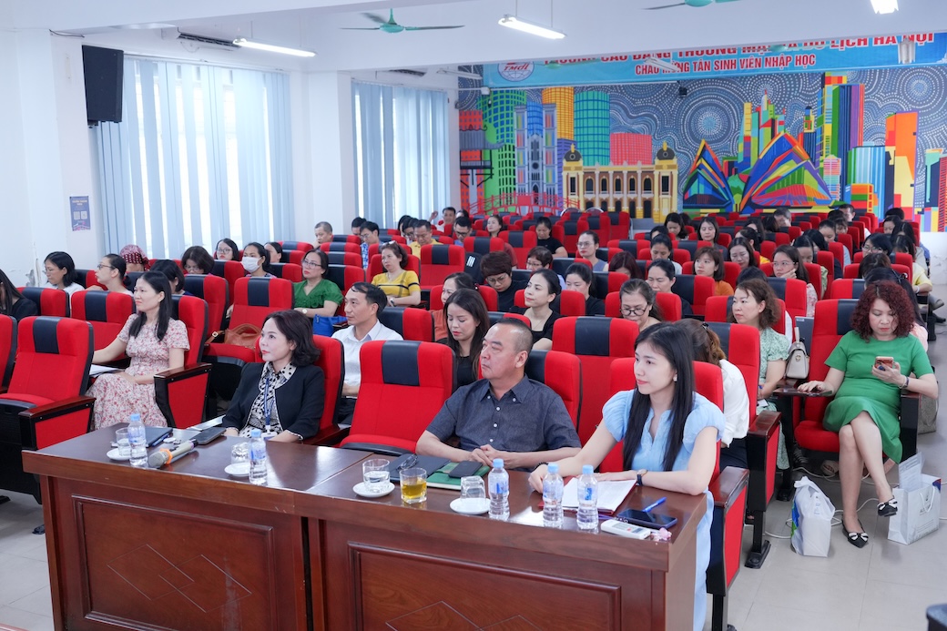 Tập huấn đổi mới chương trình đào tạo tại HCCT 2026