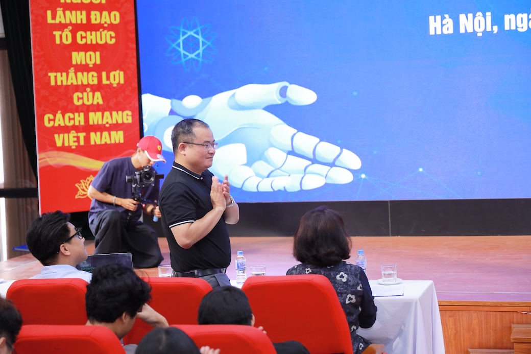 Bứt phá năng lực số: HCCT tiên phong đào tạo AI thực chiến