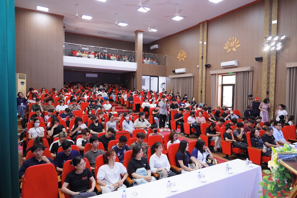 Bứt phá năng lực số: HCCT tiên phong đào tạo AI thực chiến