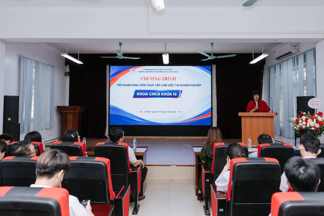 Sinh viên K16 HCCT bắt đầu kỳ thực tập tại đối tác uy tín