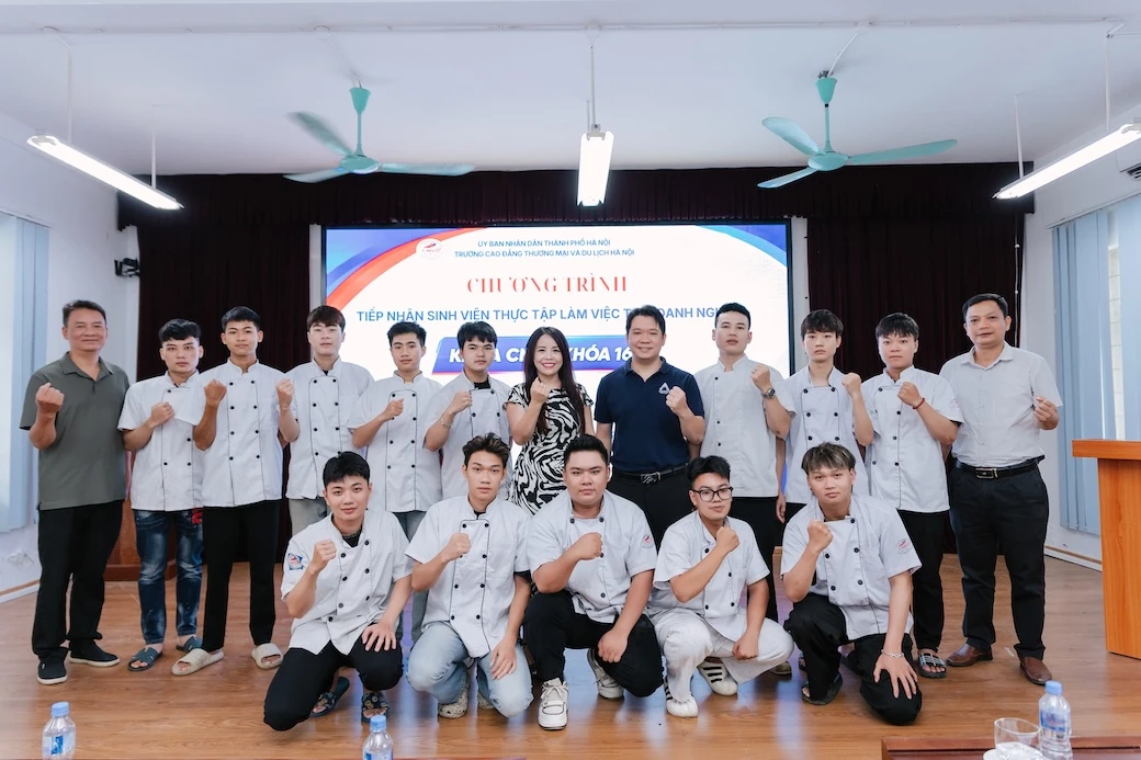 Sinh viên K16 HCCT bắt đầu kỳ thực tập tại đối tác uy tín