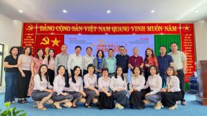 Đoàn công tác của Trường tại chương trình trao quà tri ân