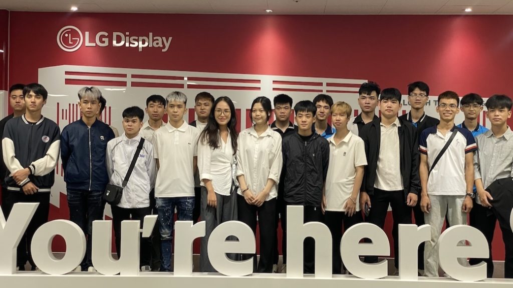 Khám phá LG Display cùng sinh viên Công nghệ thông tin HCCT