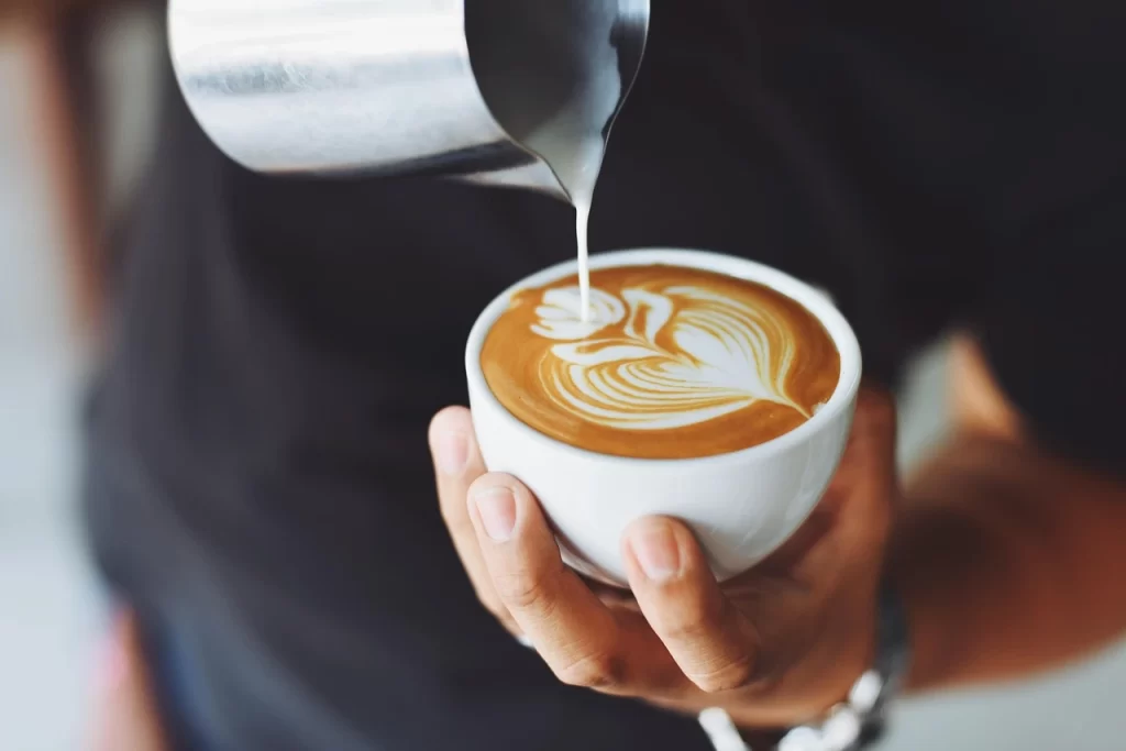 Học nghề pha chế (Bartender/Barista): Học ngắn lương nghìn đô có thật?