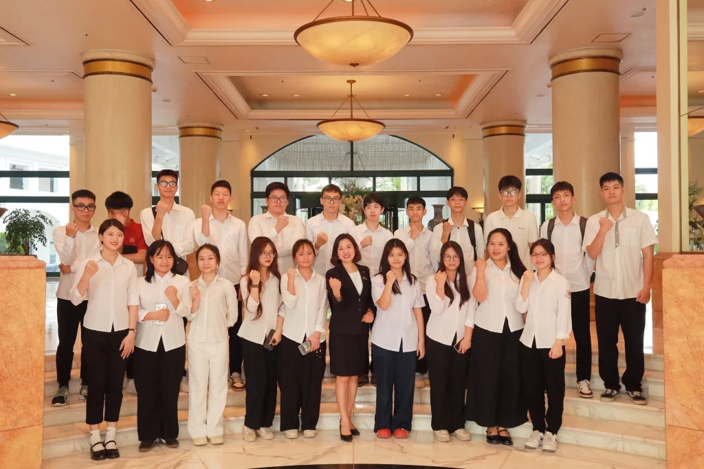 Vì sao ngày càng nhiều phụ huynh lựa chọn Hệ Song bằng sau THCS?